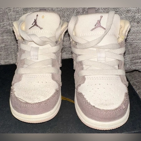 Air Jordan RETRO 1 MID SE CRAFT 'TAUPE HAZE' (GS) Toddler Size 6 - Picture 3 of 7